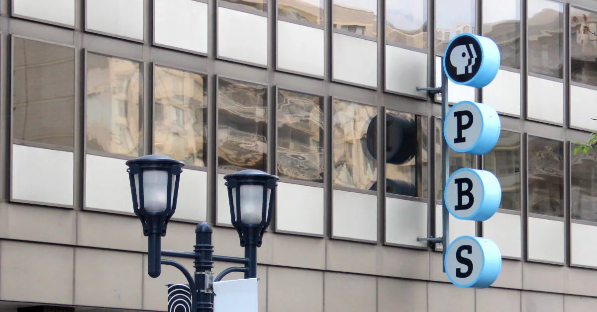 The former headquarters of program distributor PBS in Arlington, Virginia, as it appeared in 2020. (Photo by Thomson M. via Wikimedia Commons)