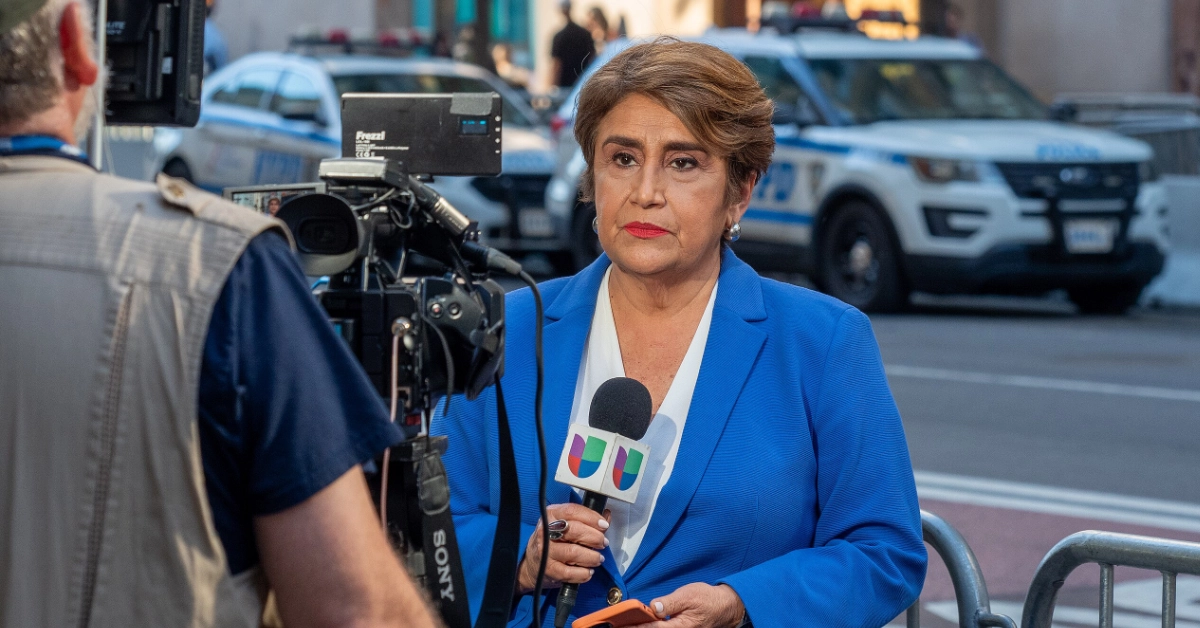 Univision journalist Blanca Rosa Vilchez reports outside a courtroom in New York City in 2024. (Photo via Wikimedia Commons)