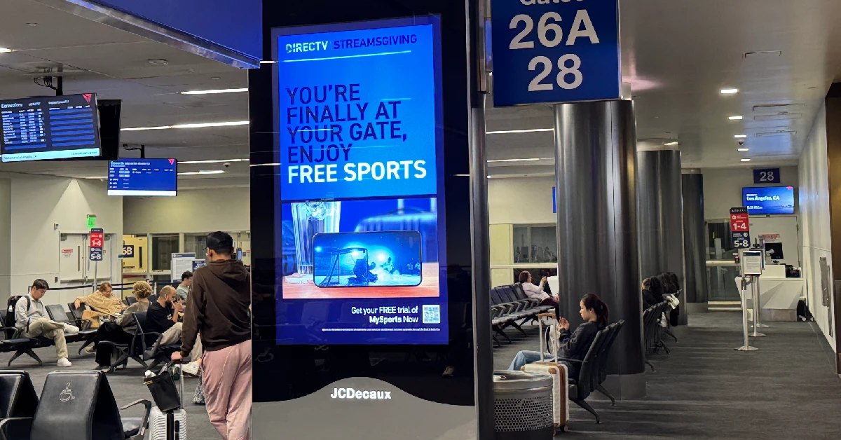 DIRECTV offers free trials of its streaming television service to passengers at Los Angeles International Airport during its "Streamsgiving" campaign. (Photo by Matthew Keys for The Desk)