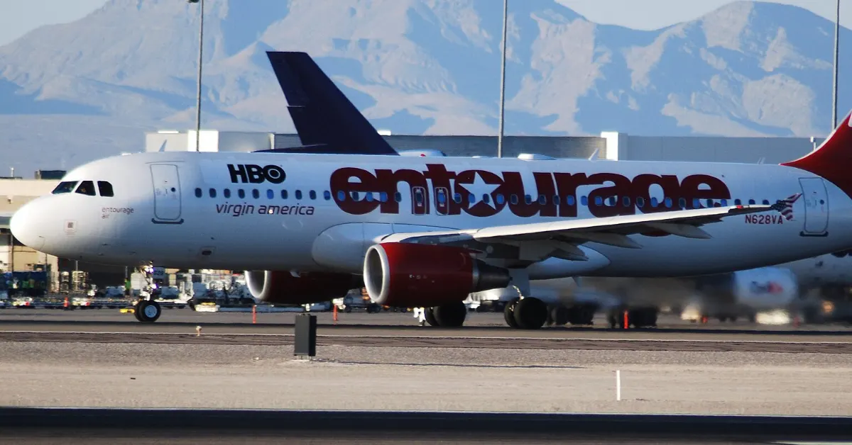A Virgin America plane promoting HBO's comedy series Entourage in 2008. (Photo by Eddie Maloney via Wikimedia Commons)