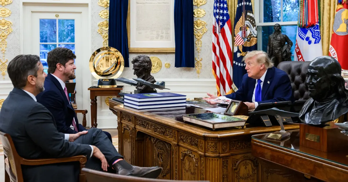 BLANK White House Clay Travis WEBP TD Conservative talk show hosts Clay Travis and Buck Sexton (left) meet with President Donald Trump at the White House in September 2026. (Courtesy photo via social media)